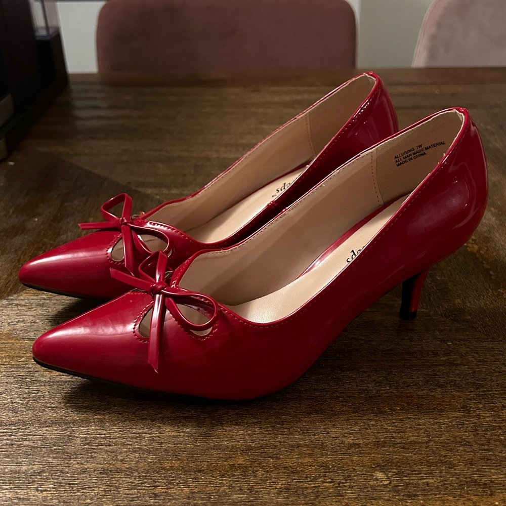 NIB Angel Steps Red Patent Alluring Dress Pump - 7W
